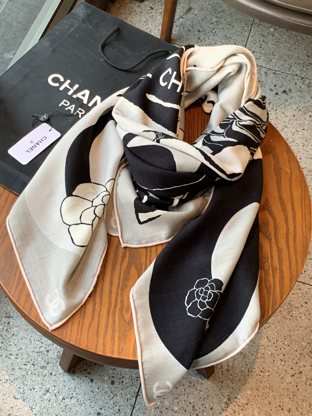 📦新款💖💖🏻🏻【山茶花印花140】140丝绒双面同色印花方巾‼️抢‼️VIP推荐 ‼️下手一定要快【高端