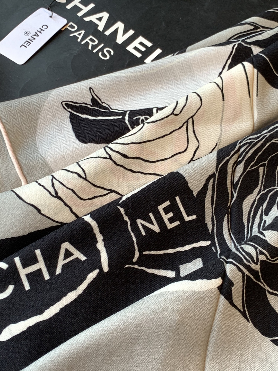 📦新款💖💖🏻🏻【山茶花印花140】140丝绒双面同色印花方巾‼️抢‼️VIP推荐 ‼️下手一定要快【高端