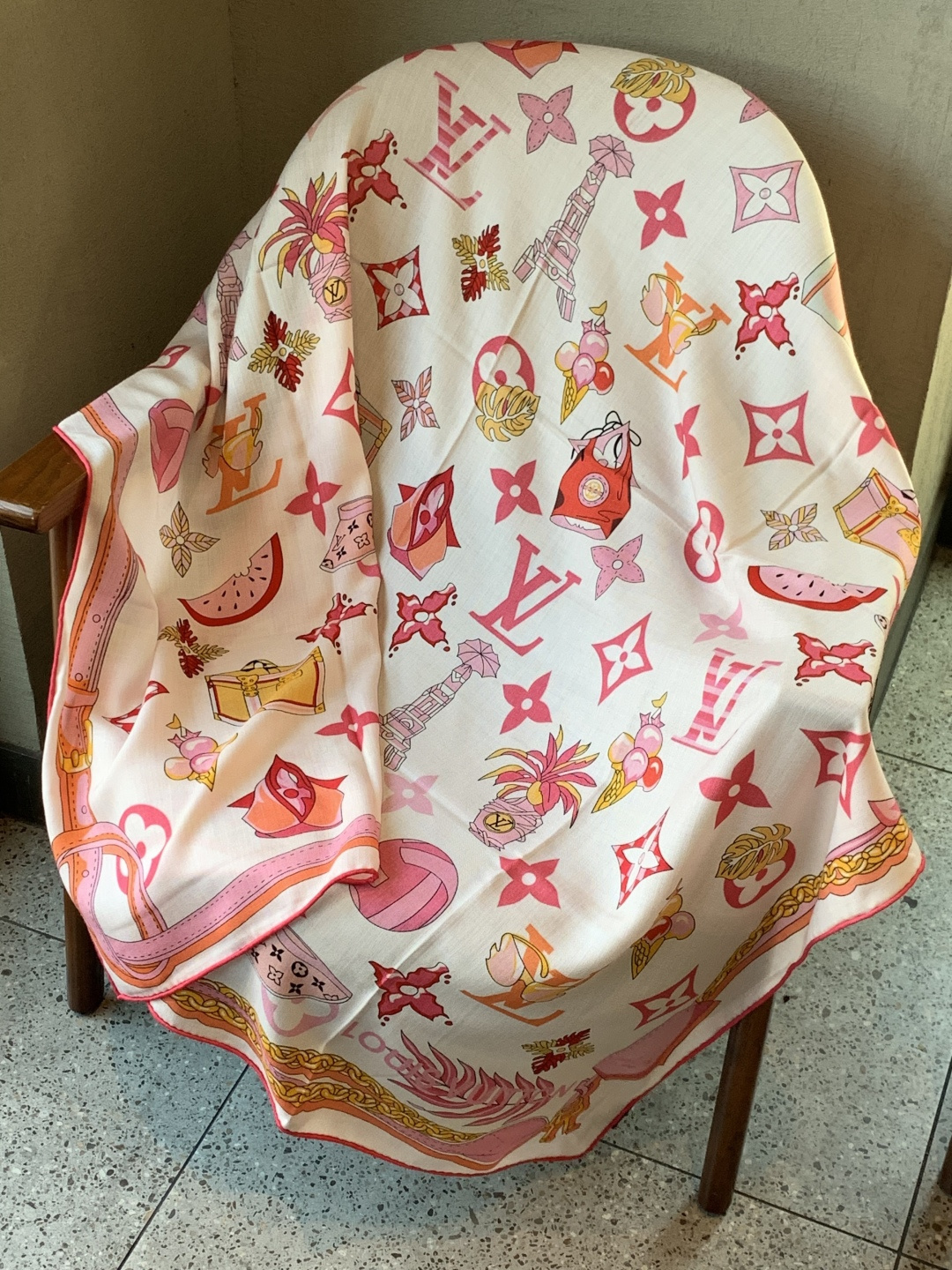 LV x TM 140披肩【140顶级丝绒双面同色披肩】本款LVxTMMonogram Multicol