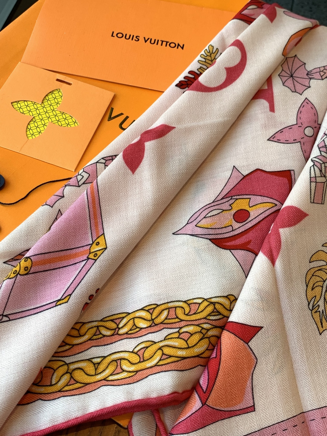 LV x TM 140披肩【140顶级丝绒双面同色披肩】本款LVxTMMonogram Multicol