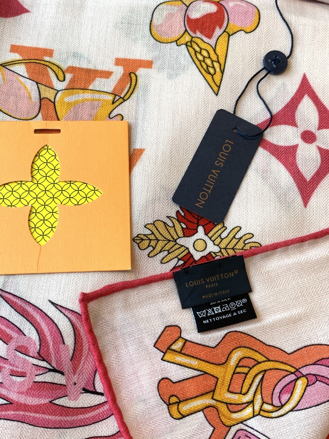 LV x TM 140披肩【140顶级丝绒双面同色披肩】本款LVxTMMonogram Multicol