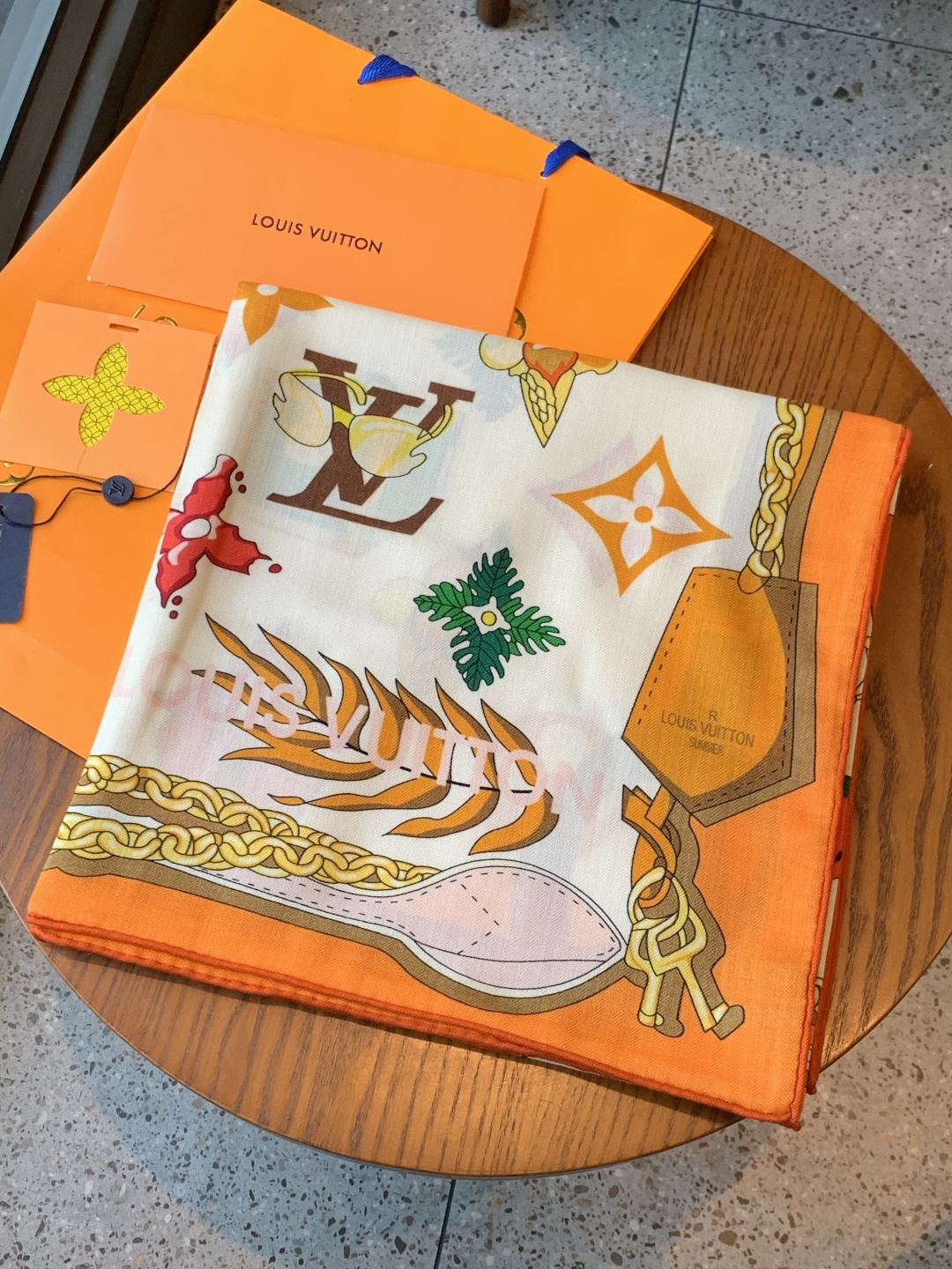 LV x TM 140披肩【140顶级丝绒双面同色披肩】本款LVxTMMonogram Multicol