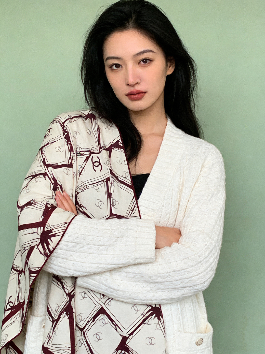 2025秋冬高级成衣系列～Chanel 【140双面同色丝绒披肩】此系列谱写一曲自由轻灵的赞歌本系列作品