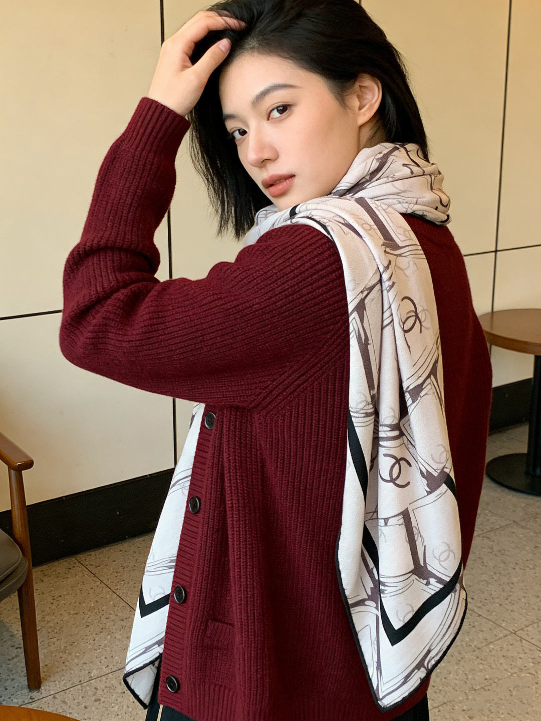 2025秋冬高级成衣系列～Chanel 【140双面同色丝绒披肩】此系列谱写一曲自由轻灵的赞歌本系列作品