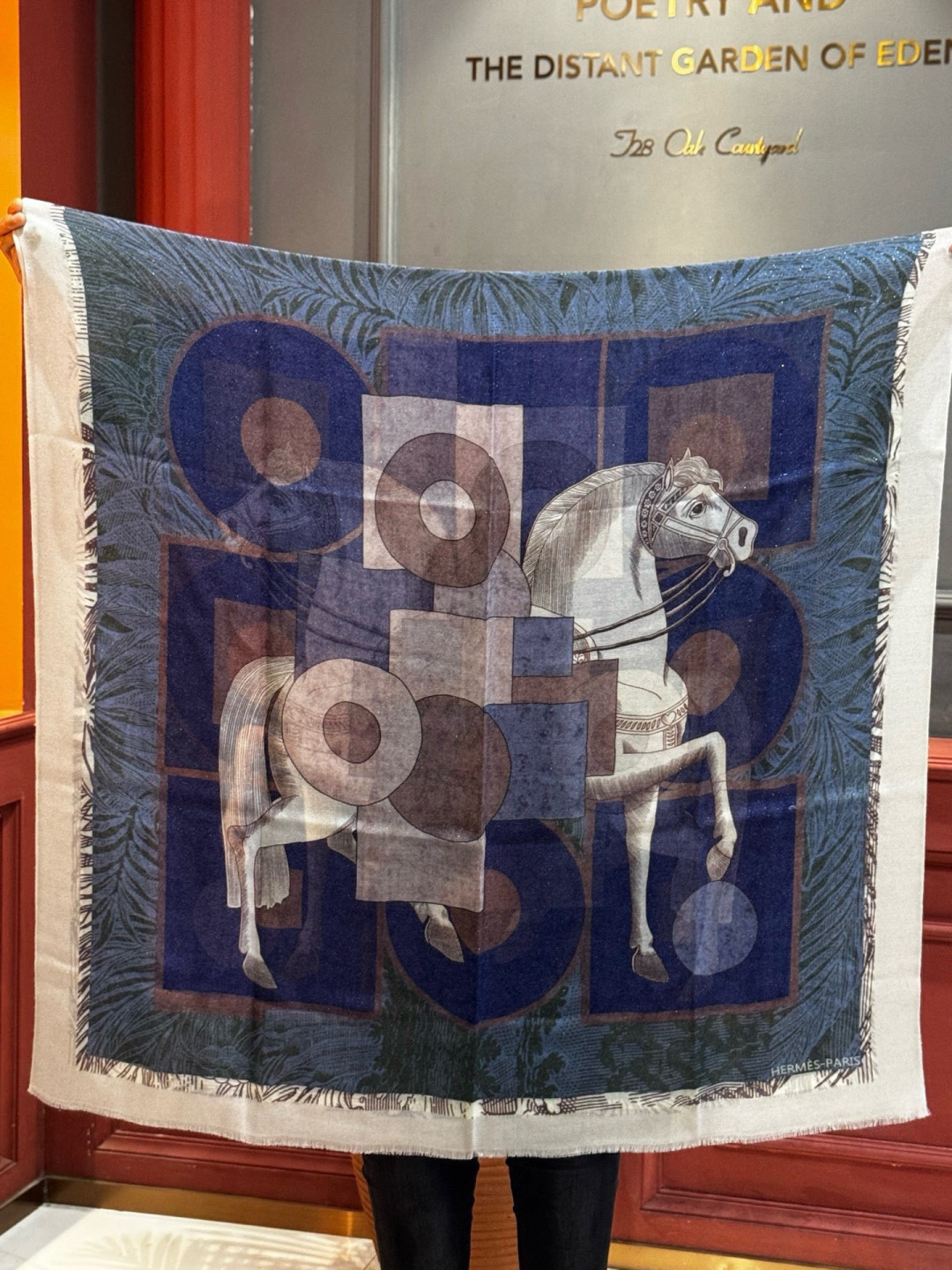 会发光发亮的围巾 爱马仕 专柜同步 买了都说好看羊绒印花‼️推荐💕顶级工艺超值‼️爱马仕专柜爆款🎁🎁羊绒