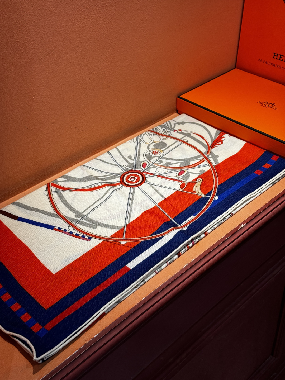 ❄️【双面同色】原单爱马仕140cm丝绒方巾💕 《平衡马车》，没有体验过野村大辅的豪华马车，就不算拥有丰