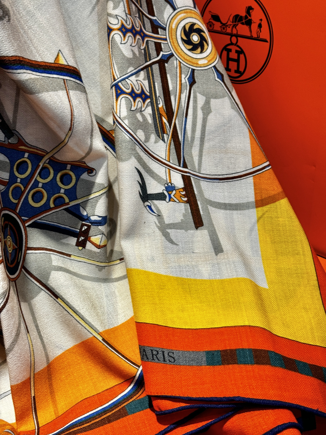 ❄️【双面同色】原单爱马仕140cm丝绒方巾💕 《平衡马车》，没有体验过野村大辅的豪华马车，就不算拥有丰