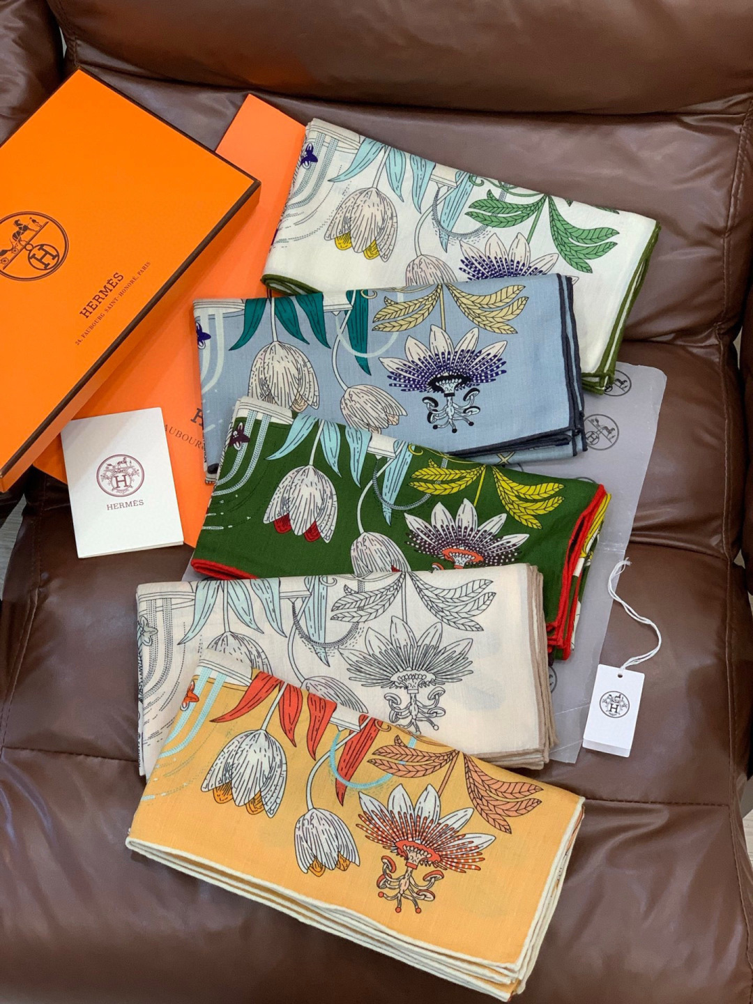 羊绒新款🆕👏买了都说好看‼️推荐💕爱马仕双面同色羊绒方巾，【奇珍乐园双面同色140】顶级工艺超值‼️爱马