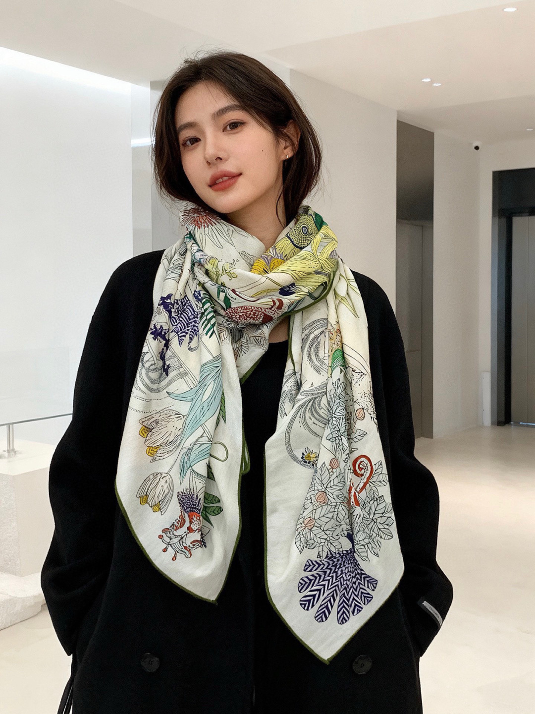 羊绒新款🆕👏买了都说好看‼️推荐💕爱马仕双面同色羊绒方巾，【奇珍乐园双面同色140】顶级工艺超值‼️爱马