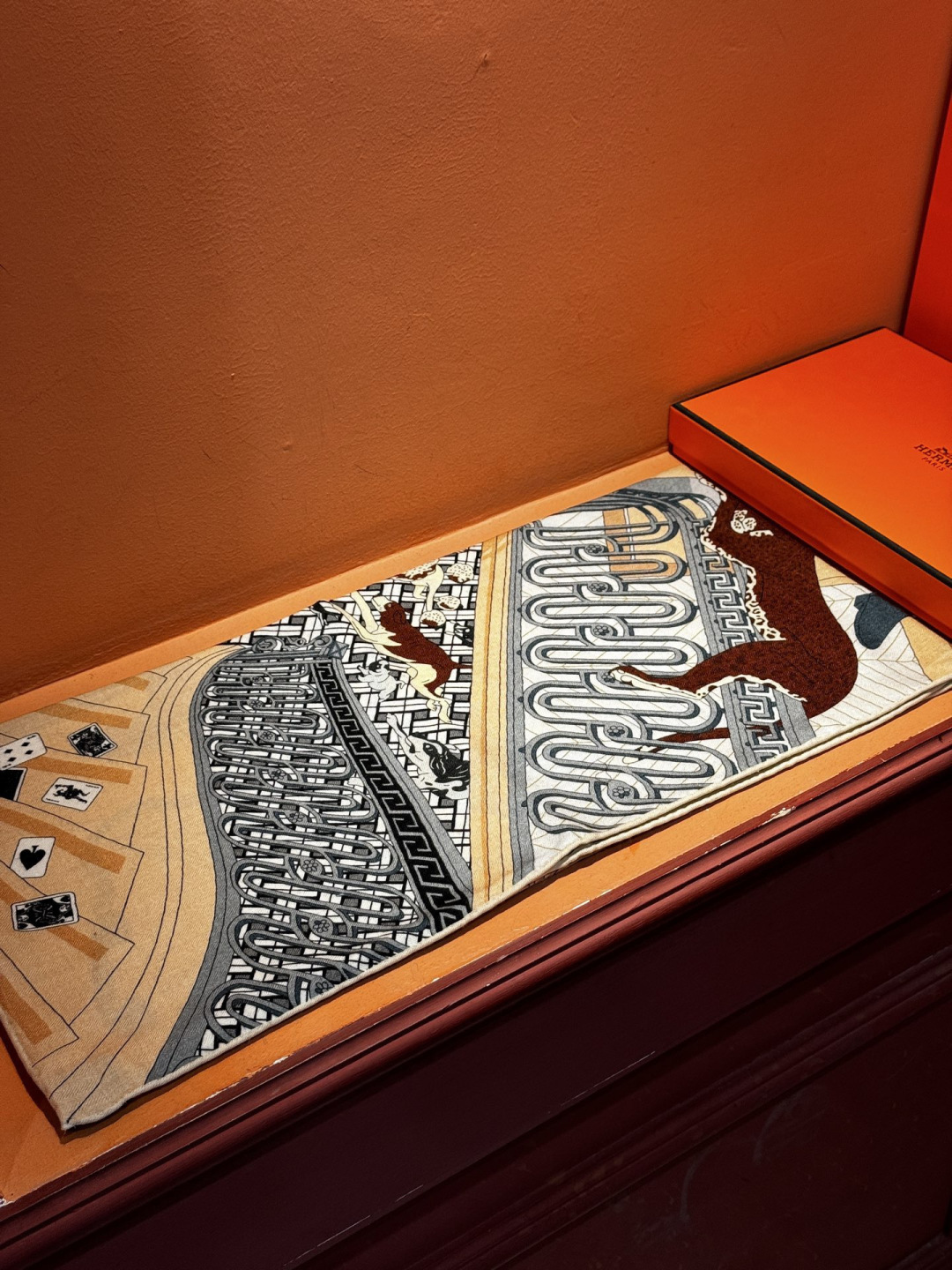 💟上新💞｛24号之谜｝羊绒大方巾[双面同色140]手工卷边H家是创意和作品故事的无限源泉，每季皆推出全新