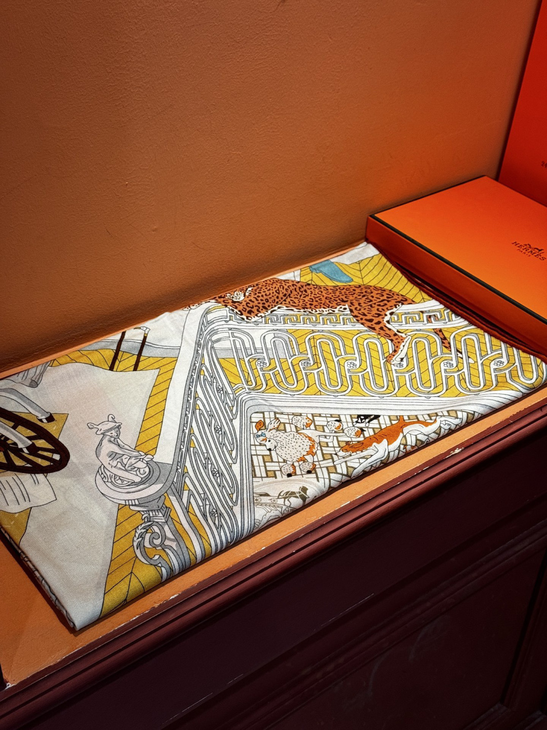 💟上新💞｛24号之谜｝羊绒大方巾[双面同色140]手工卷边H家是创意和作品故事的无限源泉，每季皆推出全新