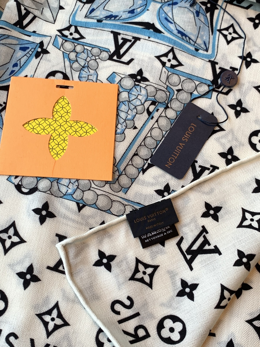 LV x TM 140披肩【140顶级丝绒双面同色披肩】本款LVxTMMonogram Multicol