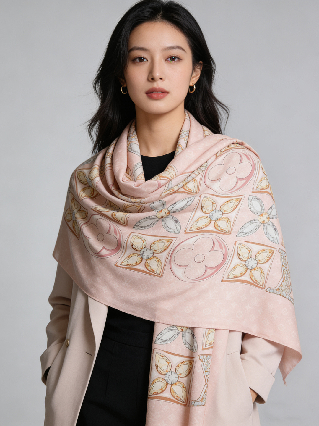 LV x TM 140披肩【140顶级丝绒双面同色披肩】本款LVxTMMonogram Multicol