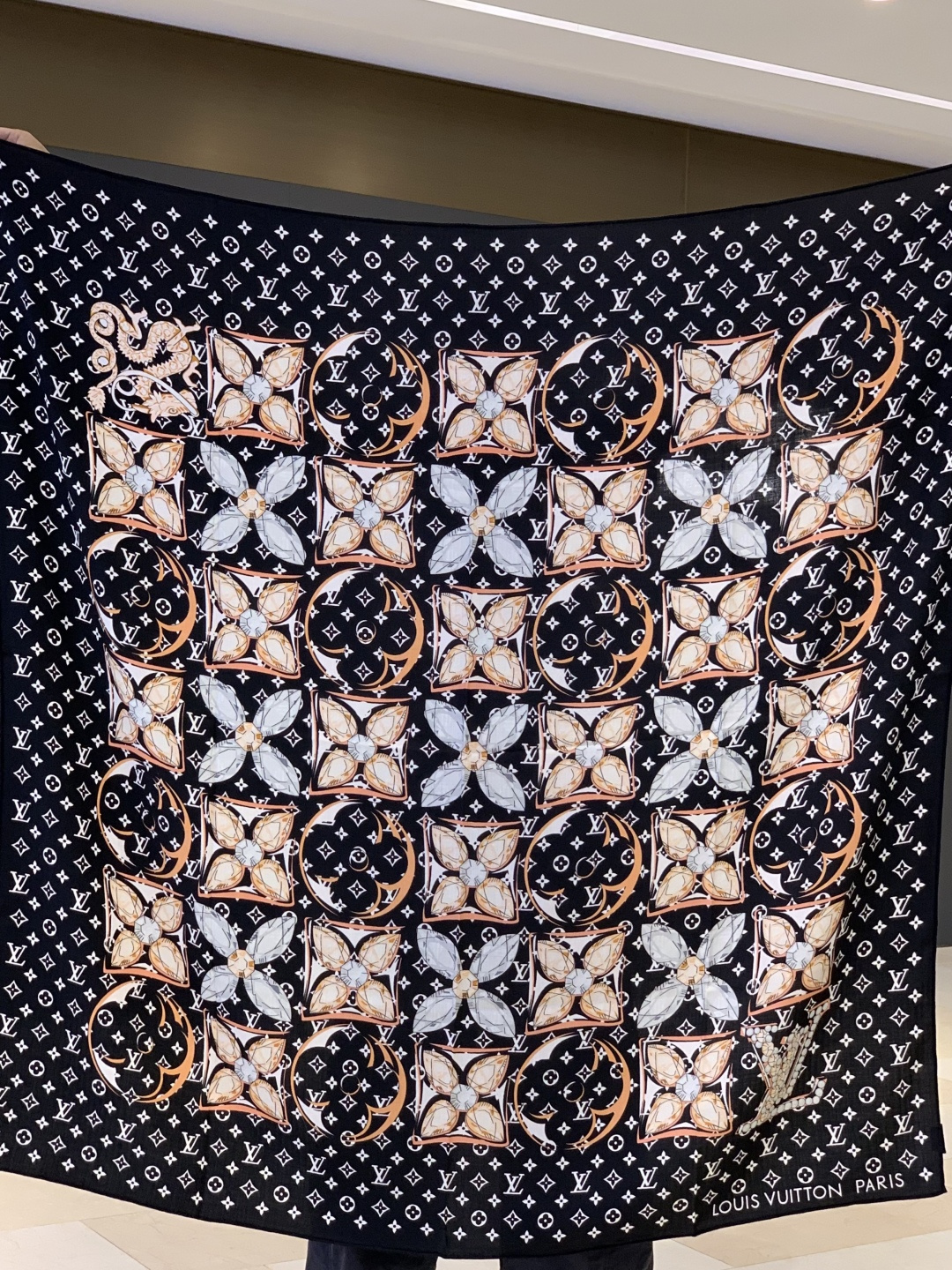 LV x TM 140披肩【140顶级丝绒双面同色披肩】本款LVxTMMonogram Multicol