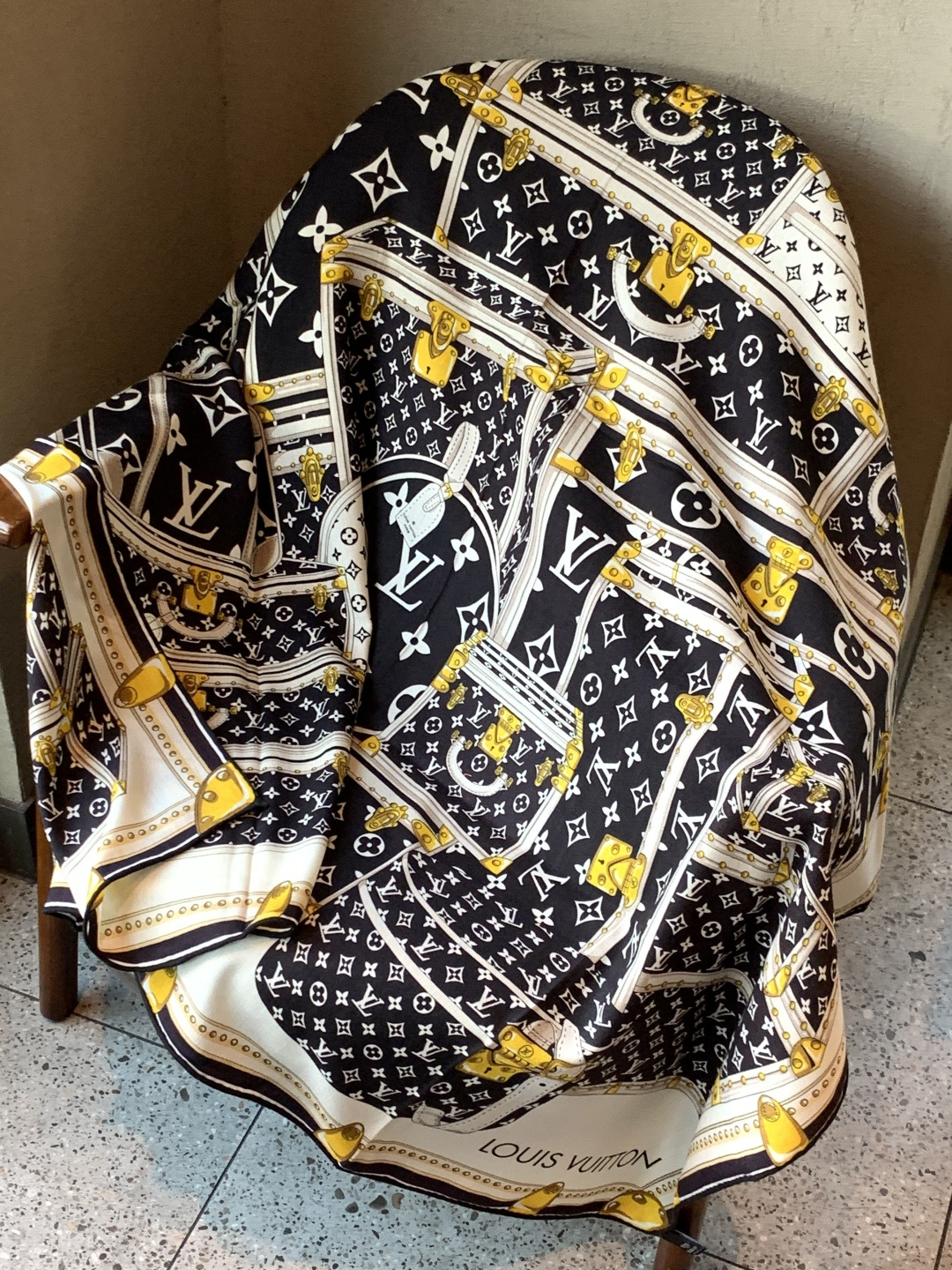 MY NEVERFULL 140丝绒方巾【140顶级丝绒双面同色】My Neverfull 丝绒方巾回溯