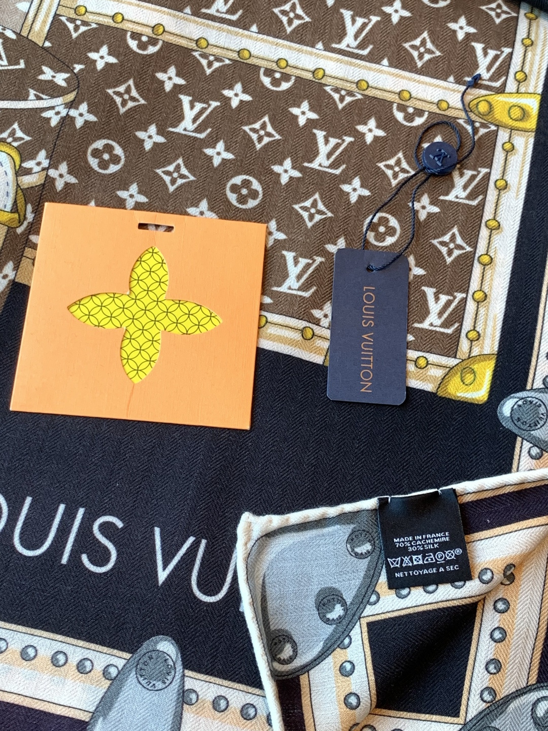 MY NEVERFULL 140丝绒方巾【140顶级丝绒双面同色】My Neverfull 丝绒方巾回溯