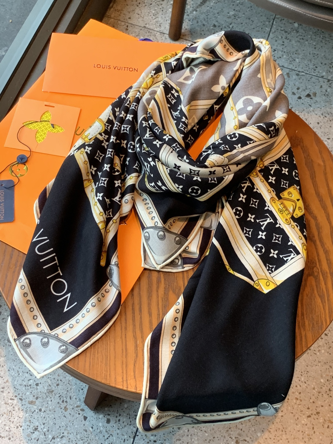 MY NEVERFULL 140丝绒方巾【140顶级丝绒双面同色】My Neverfull 丝绒方巾回溯