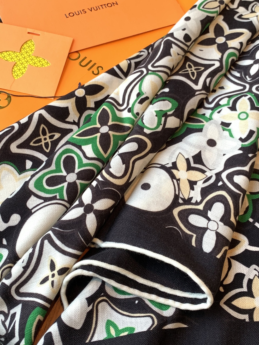 JARDIN DES PLANTES 140双面丝绒～【LV秋冬新品】Jardin Des Plante