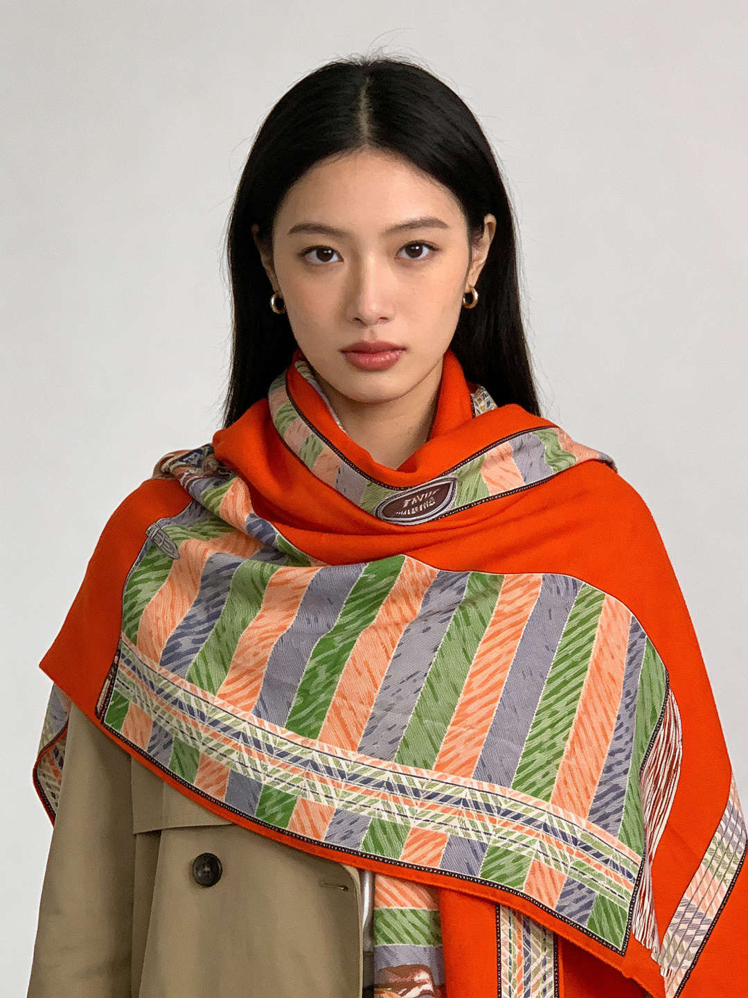 ✨✨【双面同色 丝毛款】H家羊绒新款 买了都说好看‼️推荐💕【骏马披挂 140】羊绒方巾‼️H家ZG爆款