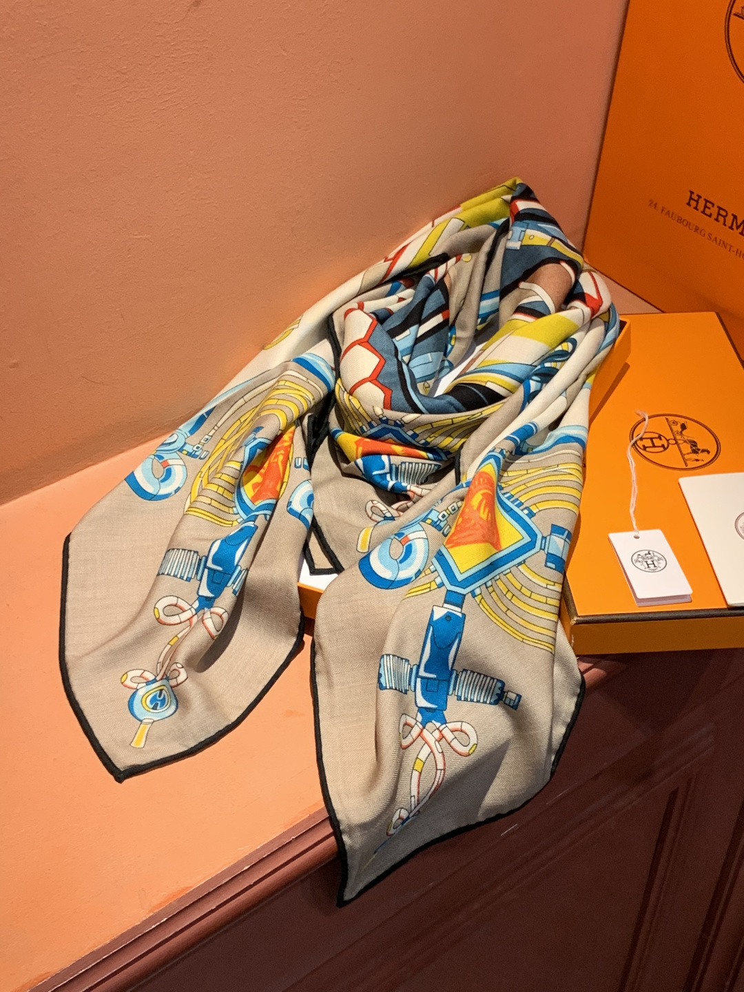 羊绒新款🆕👏👏买了都说好看‼️推荐💕爱马仕双面同色羊绒方巾【双面同色140】，顶级工艺超值‼️爱马仕专柜