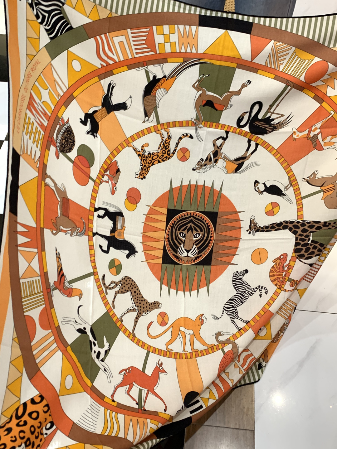 羊绒新款🆕👏👏买了都说好看‼️推荐💕爱马仕双面同色羊绒方巾【双面同色140】，顶级工艺超值‼️爱马仕专柜