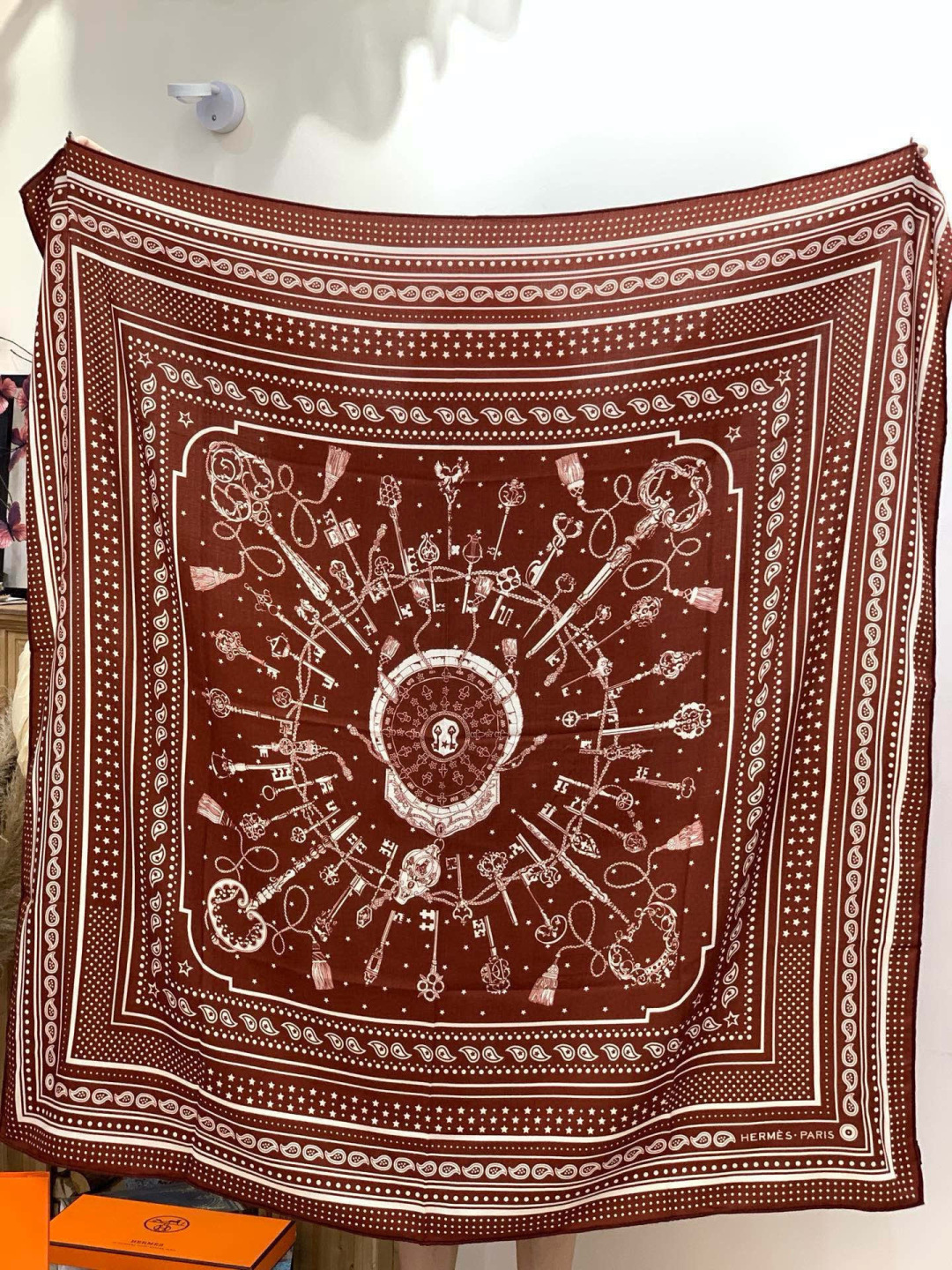 羊绒新款🆕👏👏买了都说好看‼️推荐💕爱马仕双面同色羊绒方巾【双面同色140】，顶级工艺超值‼️爱马仕专柜