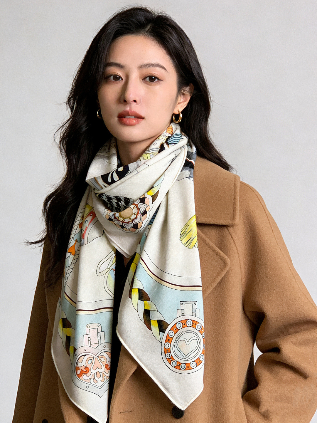 【双面同色】原单爱马仕140cm丝绒方巾💕 甜蜜的鞍具，装饰家芳登和佩西耶设计的一款餐盘增添骑士般的浪漫