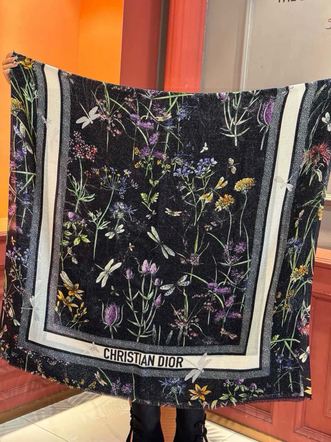 （会发光发亮的围巾）💃🏻💃🏻D家【D太阳女神银丝长巾】‼️抢‼️VIP推荐 ‼️👍下手一定要快【高端 大