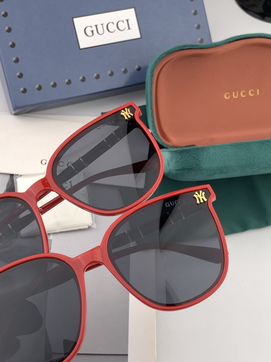 【TR偏光系列】 Gucci联名系列限量版经典的圆框设计，不挑脸型，无论搭配大衣还是连衣裙都非常显气质偏