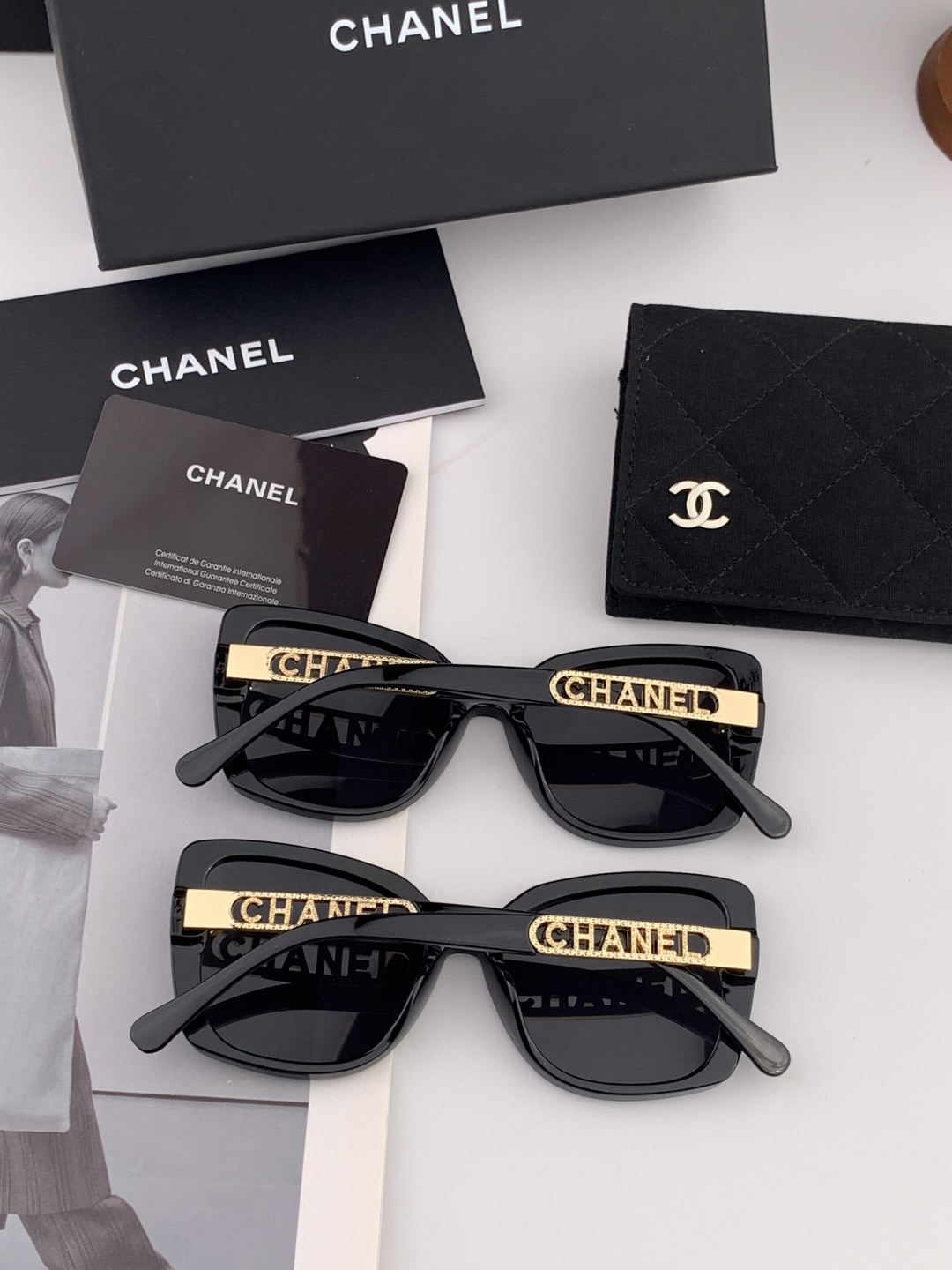 新品CHANEL 香奈儿太阳镜以独特魅力和前卫风格诠释春夏最新眼镜，质感超好佩带舒适 型号：CH2077