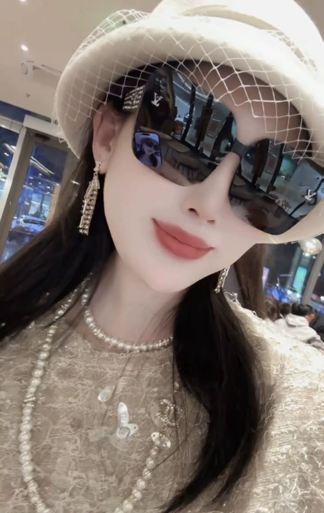 LV 2025年开春新款 潮流爆款 时尚方框太阳镜 高品质 佩戴舒适 网红潮款墨镜 型号L2990