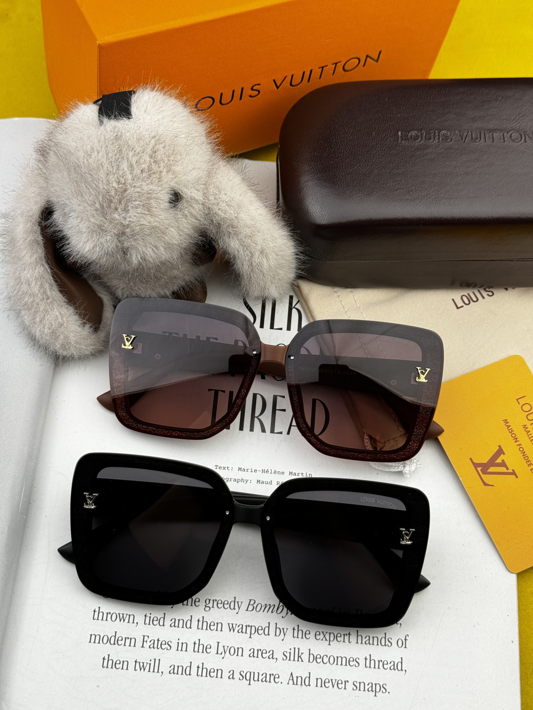LV 2025年开春新款 潮流爆款 时尚方框太阳镜 高品质 佩戴舒适 网红潮款墨镜 型号L2990