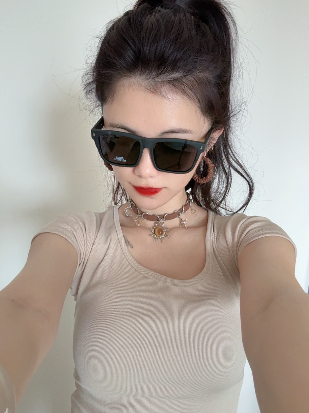 LV 2025年开春新款 潮流爆款 时尚方框太阳镜 高品质 佩戴舒适 网红潮款墨镜 型号L8510