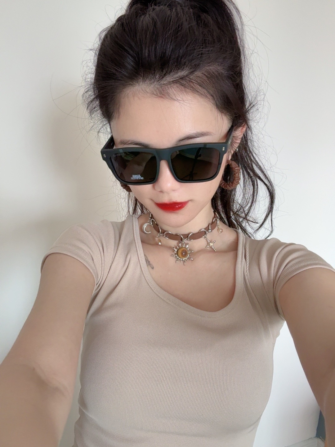 LV 2025年开春新款 潮流爆款 时尚方框太阳镜 高品质 佩戴舒适 网红潮款墨镜 型号L8510