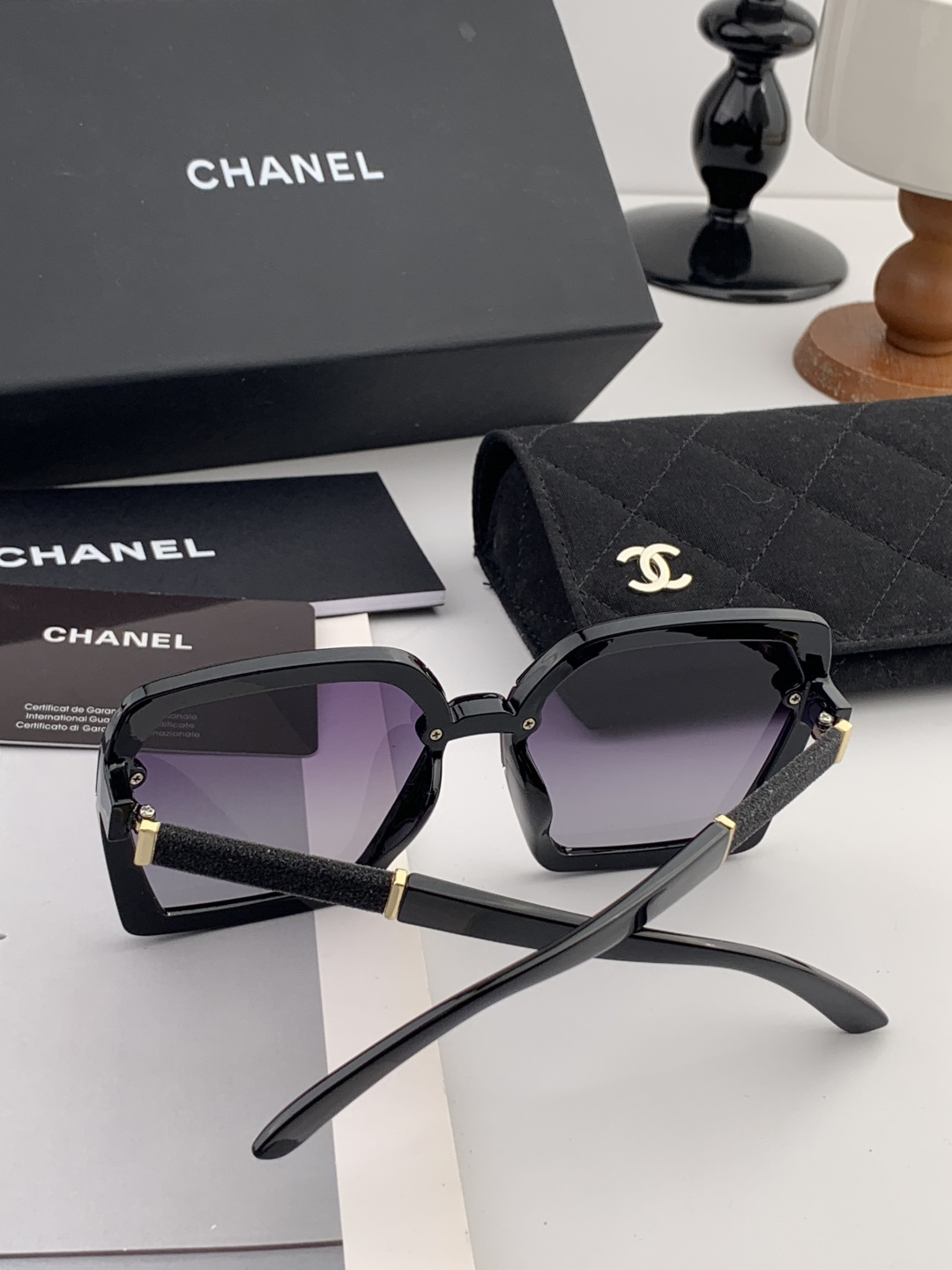 【CHANEL】香奈儿 2025新款潮流爆款 时尚方框太阳镜 佩戴舒适 网红潮款墨镜 ♥️♥️型号：CH