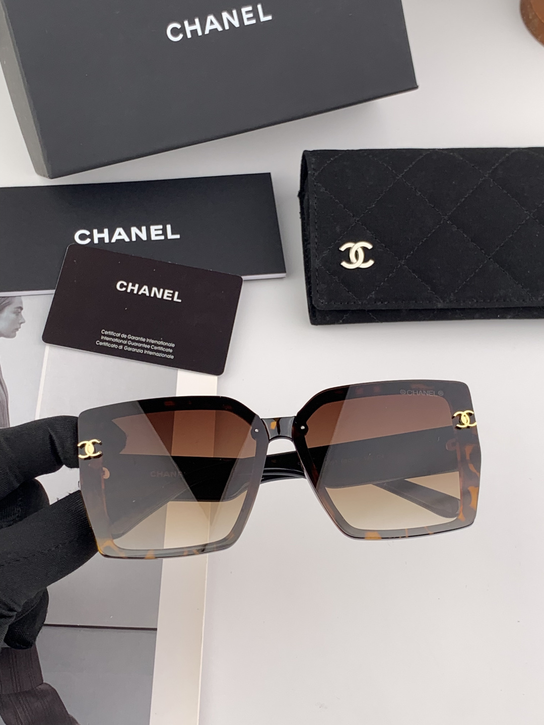 🔺CHANEL🔻2025官方早春新款，众多明星同款[色]香奈儿‼️‼️新款大框墨镜 ，🌈🌈宝丽来超清太阳