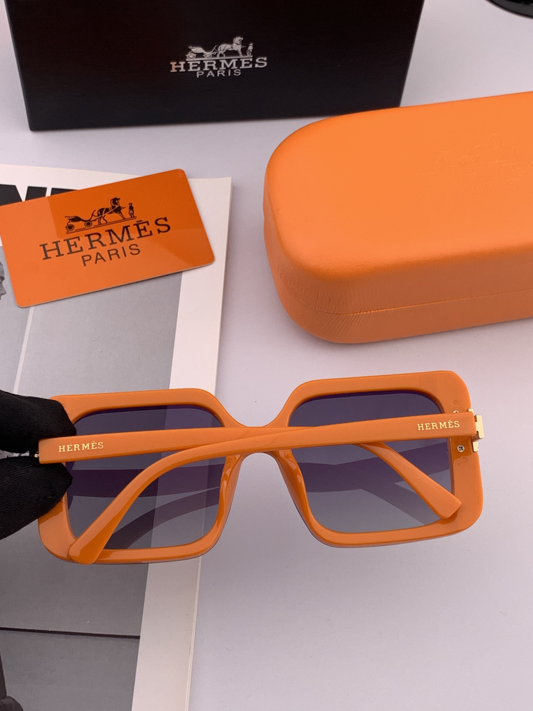 2025新款 爱马仕女士偏光太阳镜🕶️ 宝丽来高清镜片🎉高品质TR-90镜框 时尚百搭！型号：H3881