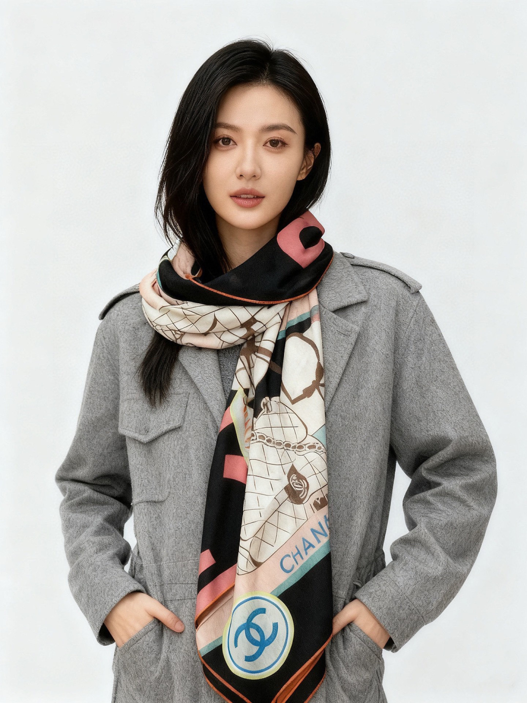 NO:678681,2025 Autumn and Winter haute couture collection ~ Chanel [140 double-sided velvet shawls of the same color] This series composes a hymn of freedom and lightness. This series of works innovatively interprets the brand's style symbols, showing unrestrained confidence and charm. Elegant and romantic style design. Ingredients: 30% mulberry silk and 70% cashmere. Size 135*135cm. High version scarf, high version scarf, chanel, shawls198609092025秋冬高级成衣系列～Chanel【140双面同色丝绒披肩】 此系列谱写一曲自由轻灵的赞歌 本系列作品创新演绎品牌的风格符号 尽显无拘无束的自信魅力 优雅浪漫的风格设计 成份30桑蚕丝70羊绒 尺寸135*135cm 高版本围巾,高版本围巾,chanel,shawls,scarf