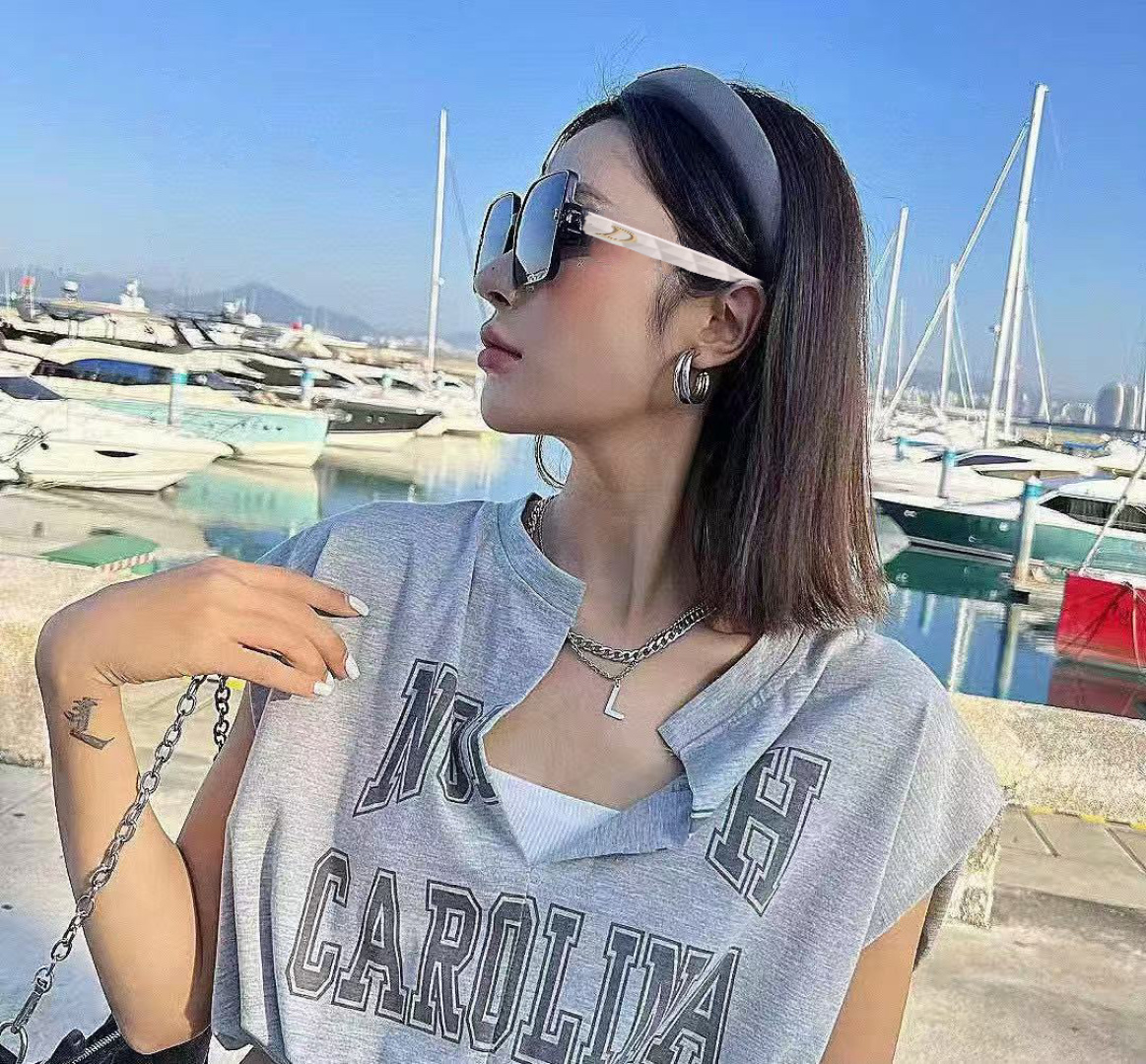 🔺 【DIOR-迪奥】开春新款 潮流爆款 时尚方框偏光太阳镜 高品质 佩戴舒适 网红潮款墨镜 型号：D8