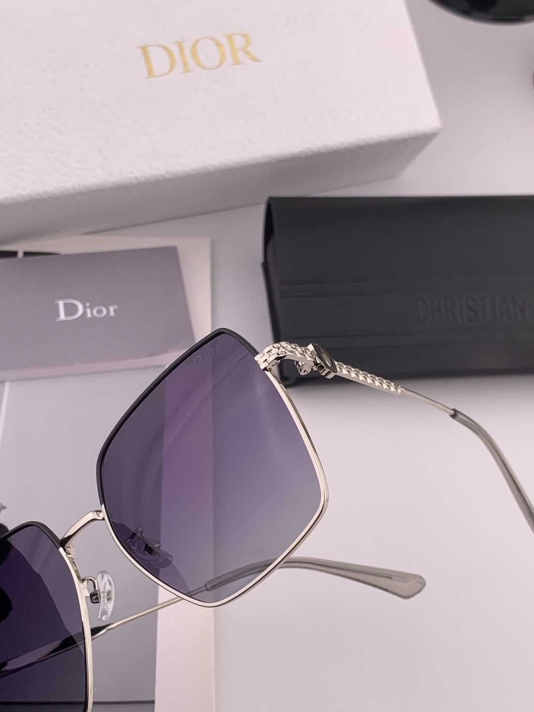 🔺 【DIOR-迪奥】开春新款 潮流爆款 时尚方框偏光太阳镜 高品质 佩戴舒适 网红潮款墨镜 型号：D6