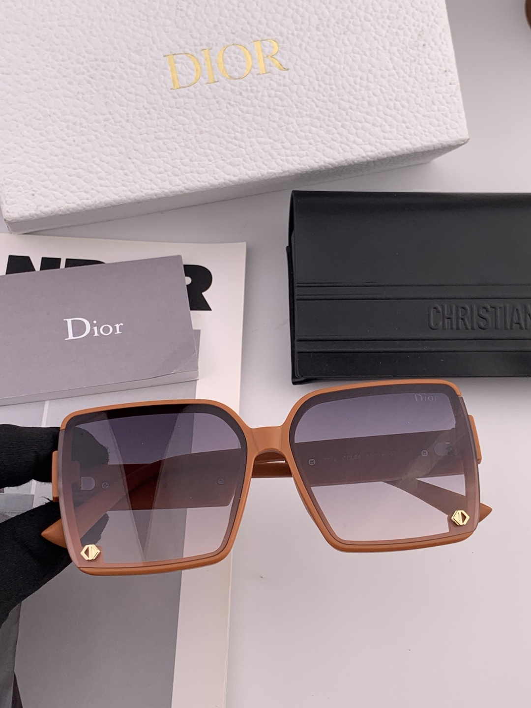 🔺 【DIOR-迪奥】开春新款 潮流爆款 时尚方框偏光太阳镜 高品质 佩戴舒适 网红潮款墨镜 女士高清尼