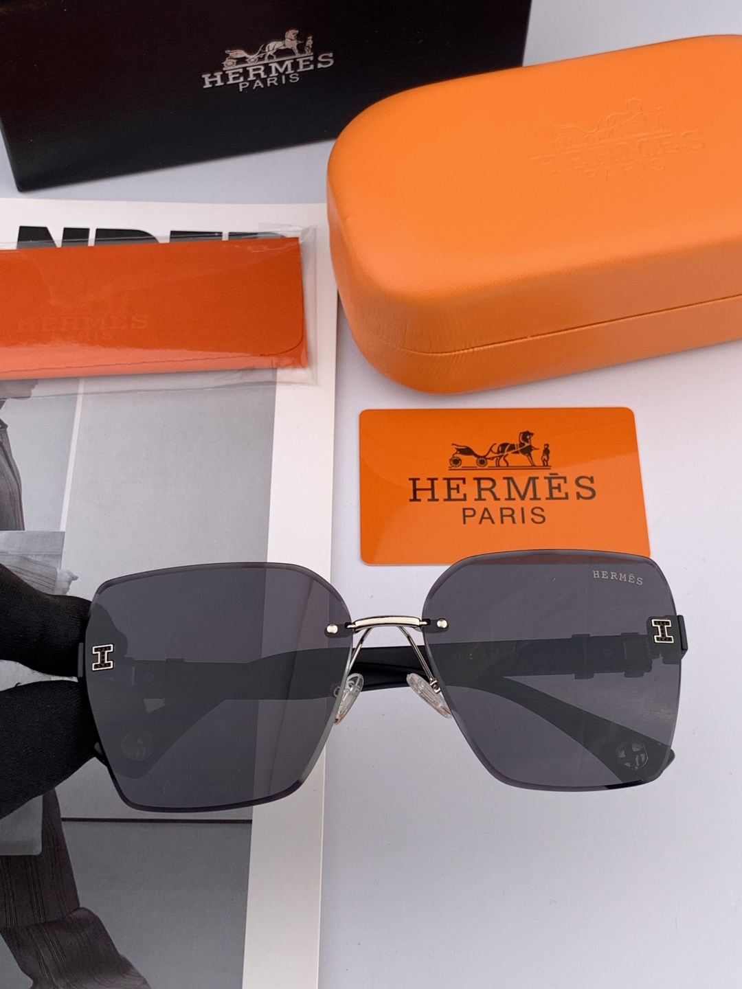 🔺 【DIOR-迪奥】开春新款 潮流爆款 时尚方框太阳镜 高品质 佩戴舒适 网红潮款墨镜 型号：D377