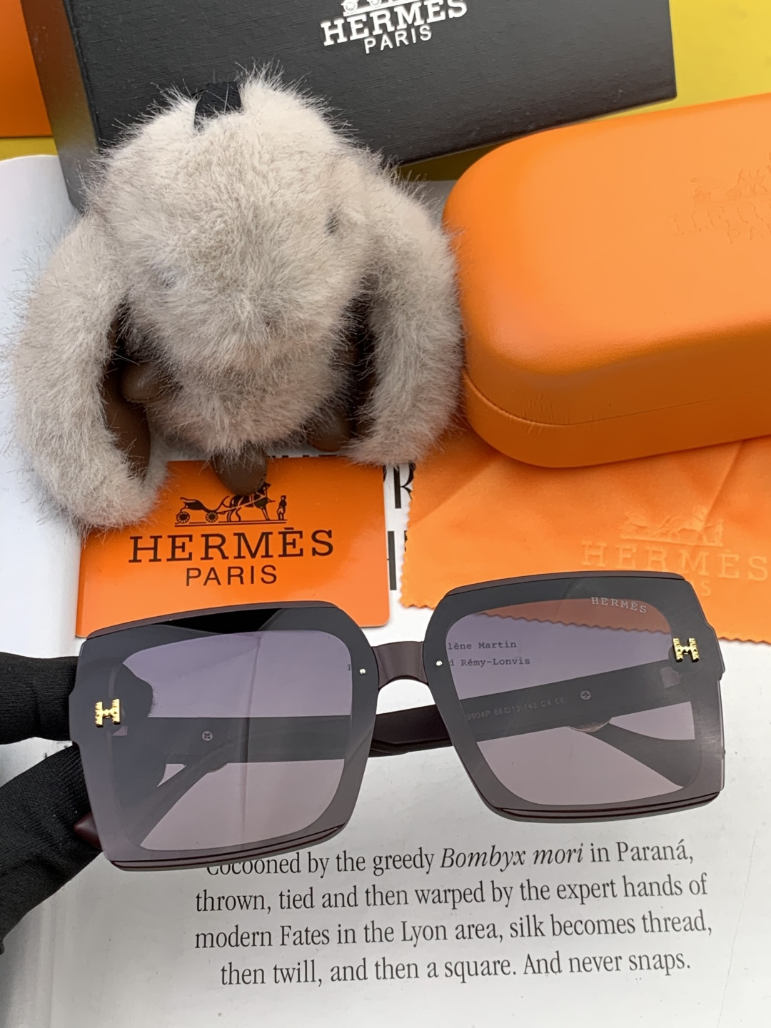 【TR偏光系列】爱马仕 经典的方框设计，不挑脸型，无论搭配大衣还是连衣裙都非常显气质尼龙偏光镜片预防紫外