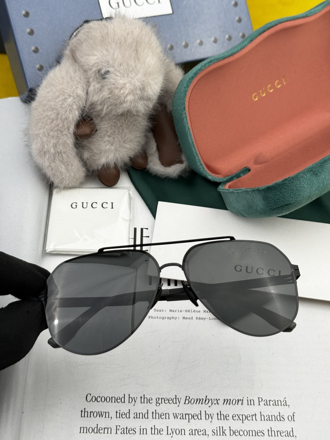 GUCC* 新款男女情侣款太阳iP电镀永不褪色 卖点：超轻超有弹性整幅眼镜无螺丝重要的是压不坏、镜片：高