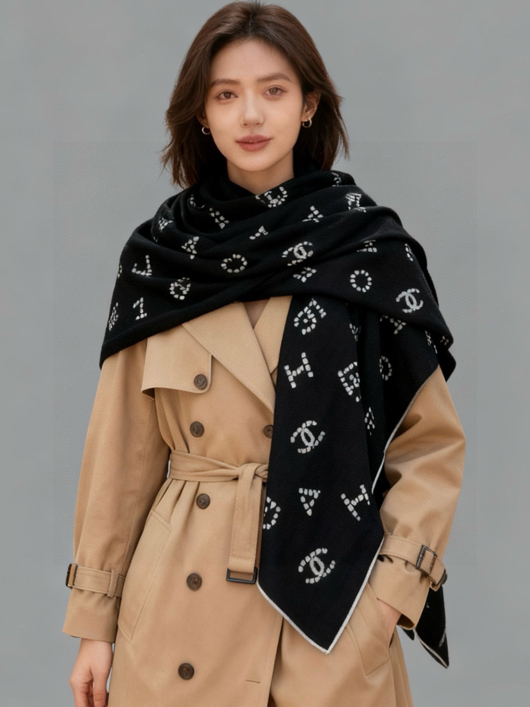 NO:704414,Chanel-Velvet double-sided square scarf [140 double-sided same color] It has become so popular since its debut that it is hard to find one. The high-end letters CC are the only one that competes with all the classic elements. This is one of the most beautiful shawls this year. The design is absolutely first-class and the quality is outstanding!  Recommended by old customers, the best, soft, delicate and silky is the essence of its texture. Not much to say, this collectible fashion model is 135*135 cm (height x length) 30 mulberry silk 70 cashmere high version scarf, high version scarf, chanel, shawls19860909Chanel-丝绒双面方巾【140双面同色】 出道即巅峰火爆到一条难求 高级感十足的字母CC,和一切经典元素争锋的独一份这是本年度最美的披肩没有之一,设计感绝对的超一流,甩大街的品质！老客户强推入, 最最最上好的 柔软细腻丝滑才是他的质感精髓、话不多说了,这种可以收藏的时尚款135*135厘米（高 x长度） 30桑蚕丝70羊绒高版本围巾,高版本围巾,chanel,shawls,scarf