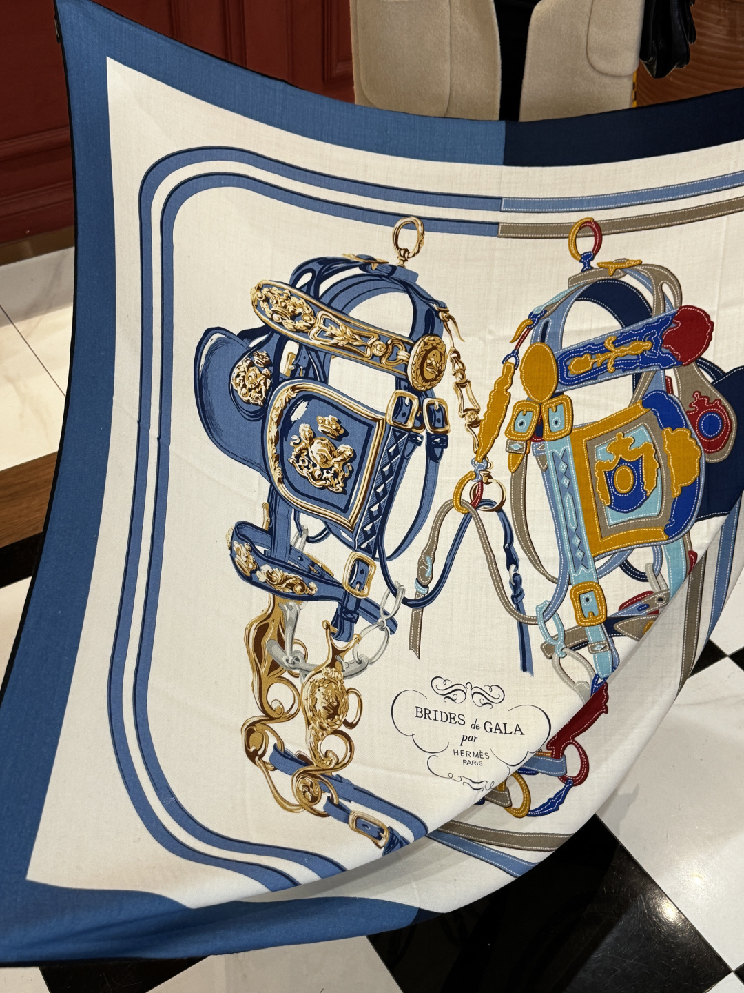 羊绒新款🆕🏇🏇买了都说好看‼️推荐💕【华丽的缰辔双面同色140】羊绒方巾，顶级工艺超值‼️爱马仕专柜爆款