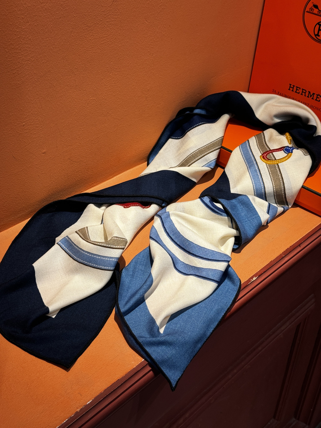 羊绒新款🆕🏇🏇买了都说好看‼️推荐💕【华丽的缰辔双面同色140】羊绒方巾，顶级工艺超值‼️爱马仕专柜爆款