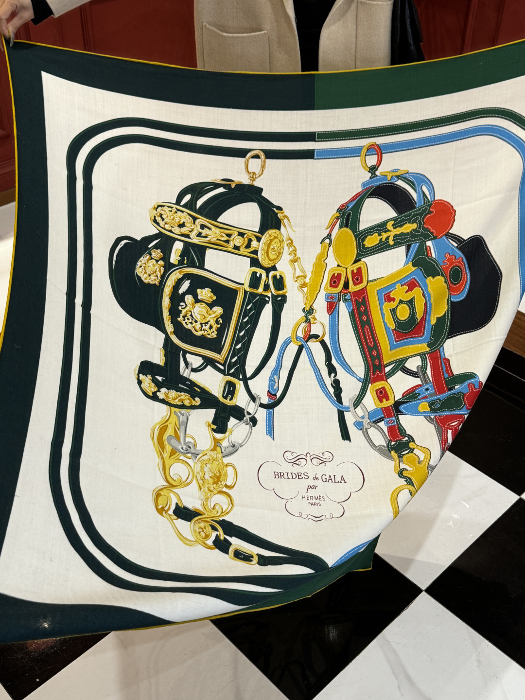 羊绒新款🆕🏇🏇买了都说好看‼️推荐💕【华丽的缰辔双面同色140】羊绒方巾，顶级工艺超值‼️爱马仕专柜爆款