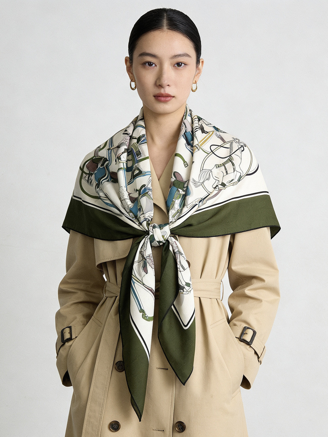 💟Gucci~140双面丝绒披肩马鞍细节和骑马图案以精致色调匠心呈献，意在向品牌与马术世界的深厚渊源致敬