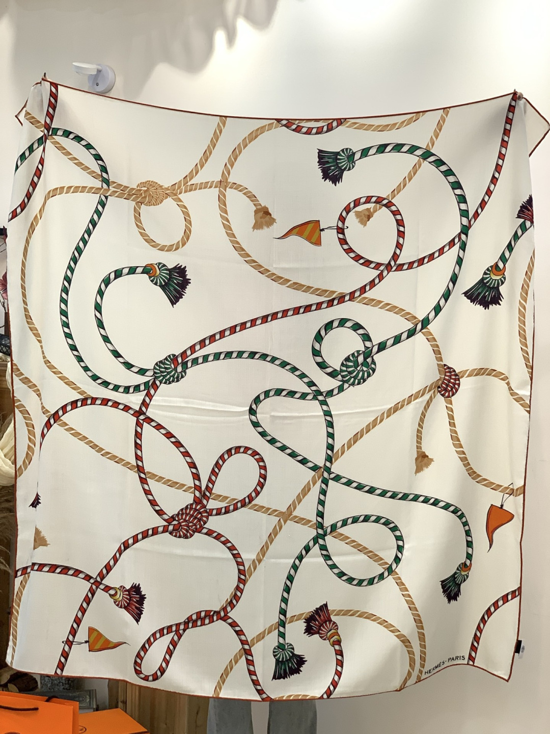 羊绒新款🆕👏👏买了都说好看‼️推荐💕爱马仕双面同色羊绒方巾【双面同色140】，顶级工艺超值‼️爱马仕专柜